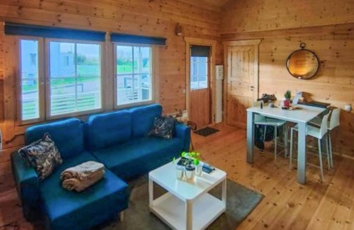 Bourbourg House | Spend an unforgettable vacation in this charming chalet.