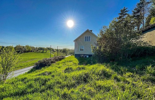 Stjarnhov House | Spend relaxing days in this charming holiday home in charming Sörmland.