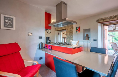 Bossolasco Apartment | Spend relaxing vacations in the vineyards of Bossolasco.