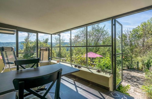 Bossolasco Apartment | Spend relaxing vacations in the vineyards of Bossolasco.