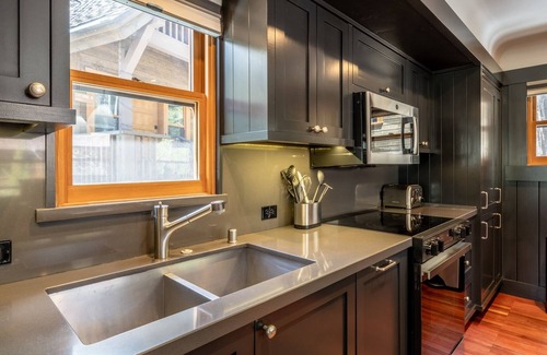 Homewood Cottage | Spend Summer at North Lake Tahoe! Charming and Cozy Cottage with WiFi! Near Ski Resort!