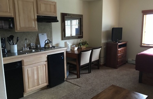 Four O'Clock Condo | Spend the 2024 Holidays in Breckenridge at Grand Timber Lodge
