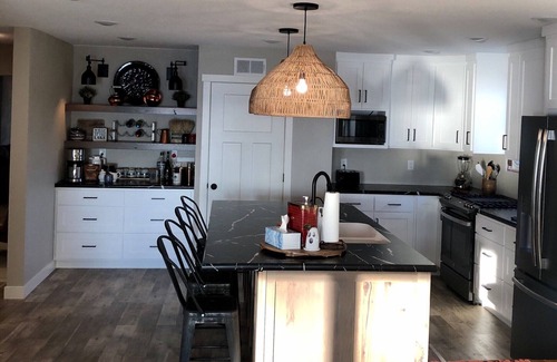 Spicer Cottage | Spice of Life Cottage on Green Lake - Family Rental.