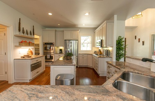 Spicewood House | Spicewood Lodge w/Pool & Hot-Tub