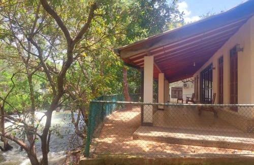 Hingurakgoda Villa | Spill View Villa
