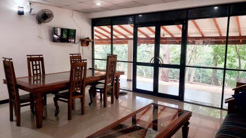 Hingurakgoda Villa | Spill View Villa