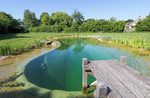 South Leigh Cottage | SPINDLE, with pool in Witney