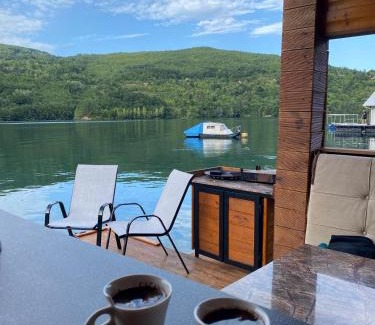 Bajina Basta House | Splav Galija Perucac
