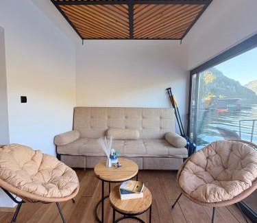 Bajina Basta House | Splav Galija Perucac