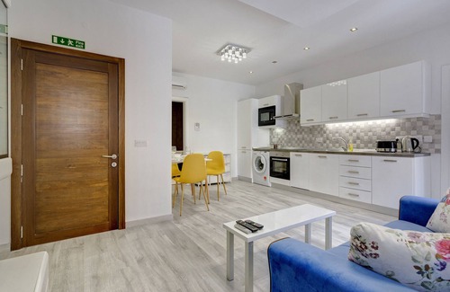 Tower Road Apartment | Splendid Apartment, Steps Away from the Sea