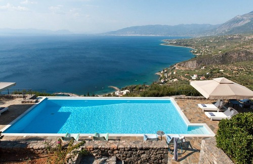 Kitries Villa | Splendid Messinia Resort Villa |.