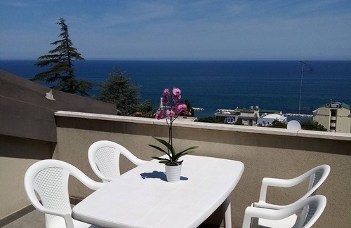 Gabicce Mare Apartment | SPLENDID SEA VIEW 10 minutes walk from the beach -immersed in greenery