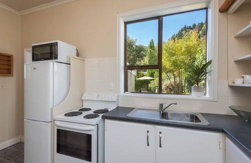Nelson House | Spoil yourself at Strupak Cottage