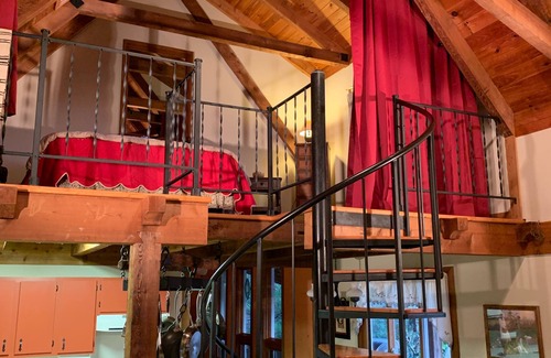 Franklin House | "Spoon Rest" - 30 Acres Nestled in the Nantahala National Forest