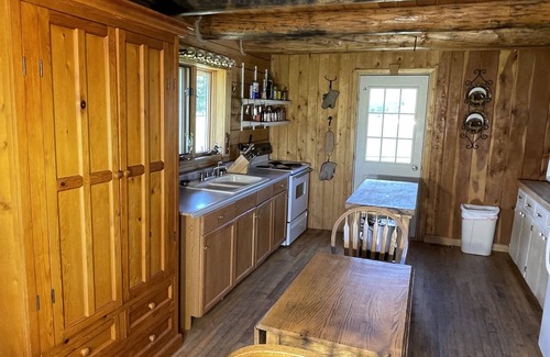 Melrose Cabin | Sportsman Motel