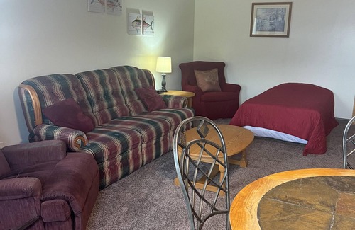 North Rose Cabin | Sportsmen's Lodge at Bay Bridge Sport Shop