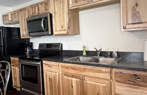 North Rose Cabin | Sportsmen's Lodge at Bay Bridge Sport Shop