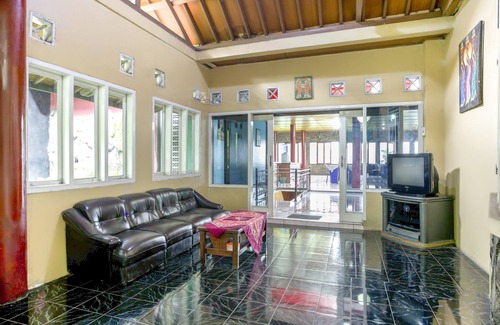 Paseh Hotel | SPOT ON 2584 Hotel Karya Nunggal Asri
