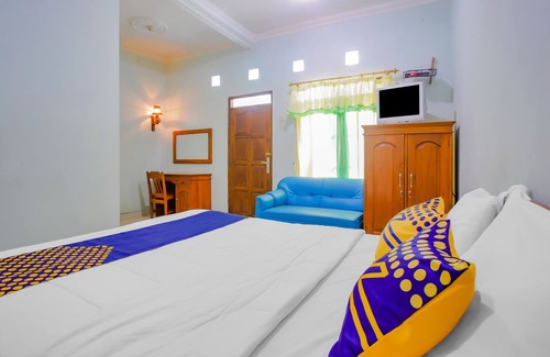 Bandungan Hotel | SPOT ON 90100 Hotel Kediri Bandungan