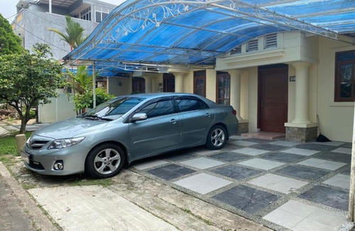 Sentul City Hotel | SPOT ON 91278 Pahlawan Udyana Syariah