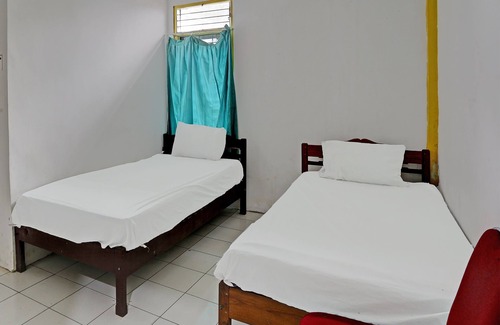 Borneo Hotel | SPOT ON 92446 Penginapan Aina Syariah