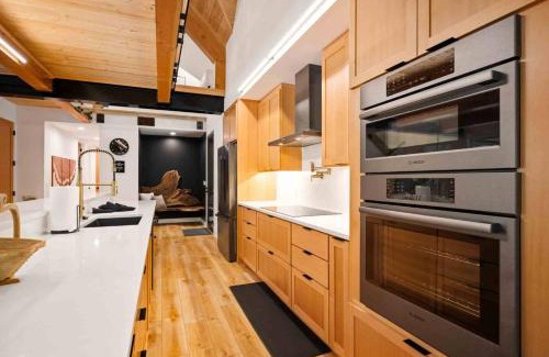 Rhododendron House | Spotted Dog Lodge