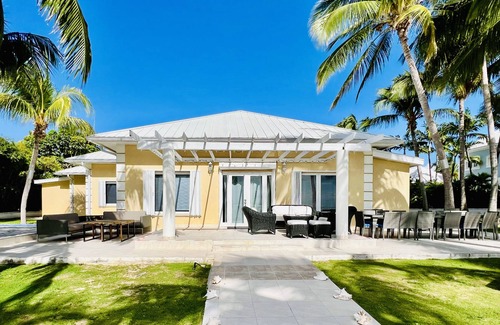 South Sound Villa | Sprat Bay Luxury Villa
