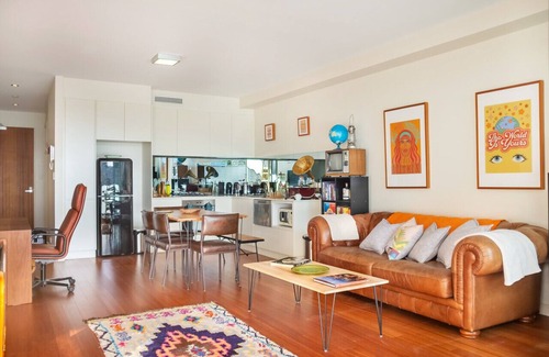 Newtown Apartment | Sprawling Modern City Pad by Sydney Dreams