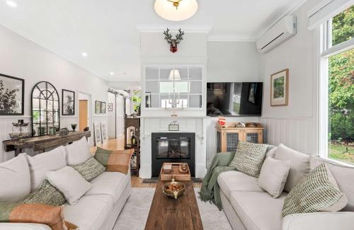 Crafers House | SPRIGG COTTAGE Adelaide Hills Luxury Retreat