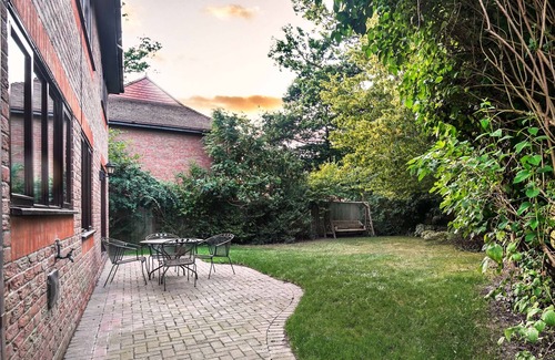 Colchester House | Spring Close, Colchester - Detached House