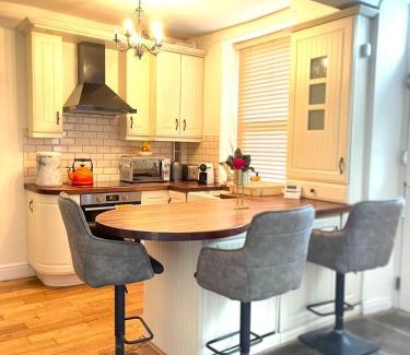 Penistone House | Spring Cottage