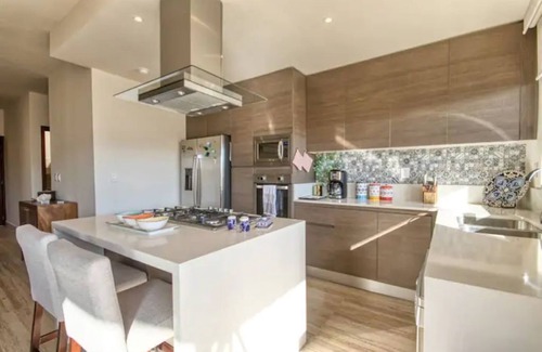 El Tezal House | Spring discounts! Ocean view w/private Rooftop villa & 5min/downtown