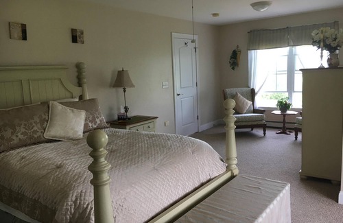 Little Compton Bed & Breakfast | SPRING INTO SAVINGS Large Tranquil, Private Suite By The Sea, Birders Paradise