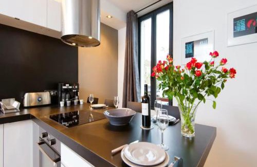 Sagunto Apartment | Spring Mantle