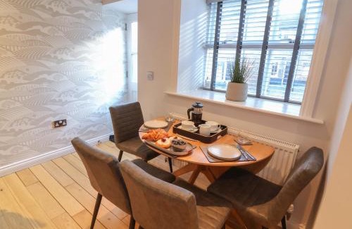 Bedale House | Spring Rose