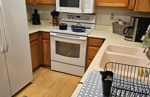 Mission Monterey Condo | Spring Training, Tennis, Golf, or Relaxation, this is your happy place.