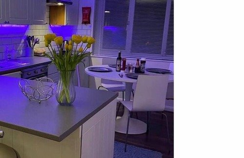 Saint Columb Major Villa | Springer Villa, Cosy 2 Bed, Newquay, Sleeps 5,