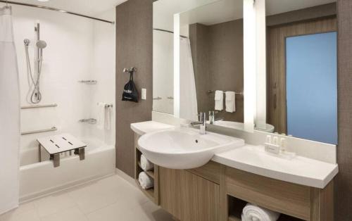Hampton Hotel | SpringHill Suites by Marriott Hampton Portsmouth