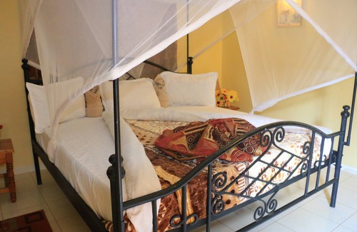 Moshi Hotel | Springlands Hotel Moshi