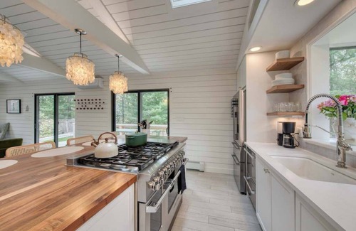 Springs House | Springs Cottage by Rove Travel Home with Heated Pool