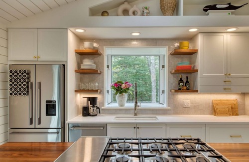 Springs House | Springs Cottage by Rove Travel Home with Heated Pool