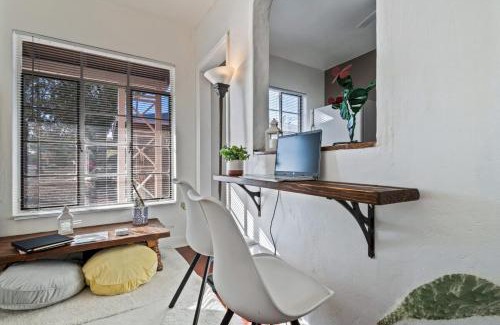 Blenman-Elm House | Springtime Oasis Sun Kised 1BR Near UofA