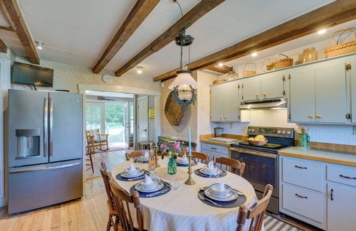 Freedom House | Springvale Farm: Freedom Home with Hiking Trail!