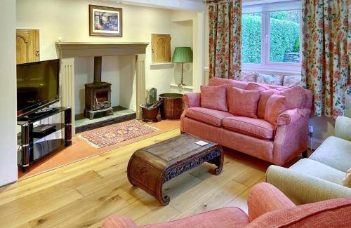 Near Sawrey House | Springwell