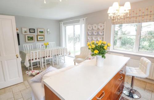 Louisburgh House | Springwood Cottage