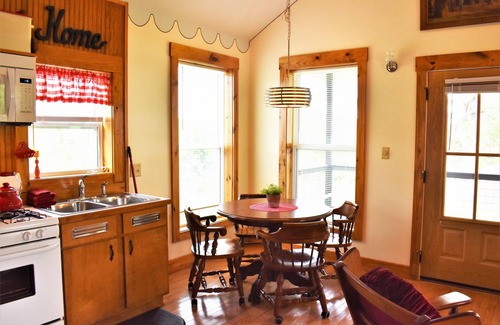 Ore City Cottage | Sproul Lakefront Story Cottage