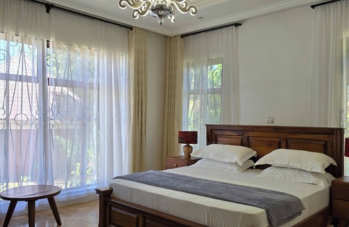 Moshi House | Sprunger Avenue-Tulia Homes