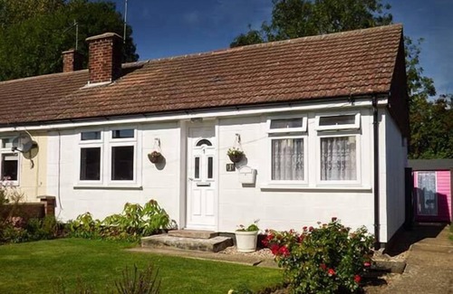 Cheveley Cottage | SPURLING COTTAGE, with a garden in Cheveley