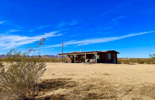 Landers House | 🌵 Spy Mountain Hideout on 5 Acres w/Hot Tub | ATV Paradise & Privacy 🌵