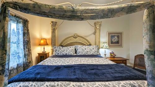 Sequim House | Sq Sequim Sunrise Apartment